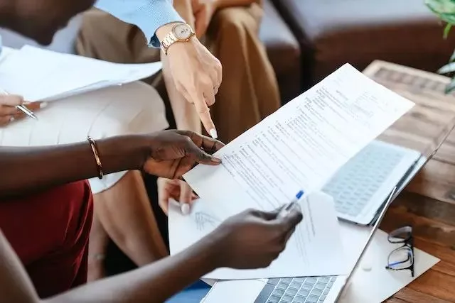 ¿Cuáles son las precauciones para las inspecciones laborales frecuentes?